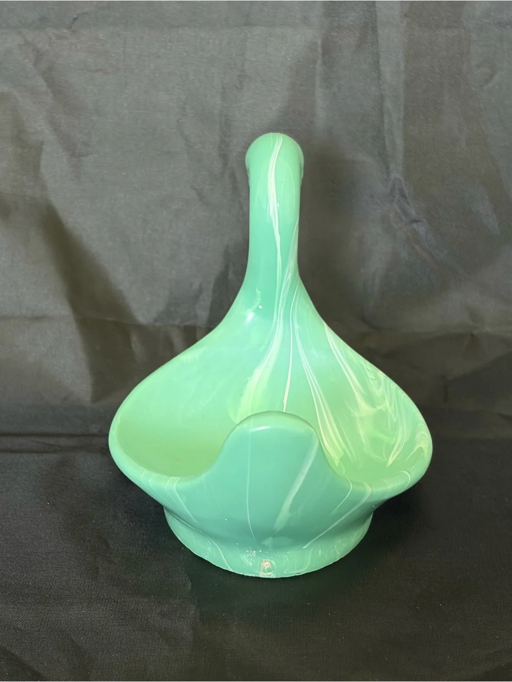 Vintage sea foam green molded plastic swan trinket/soap dish